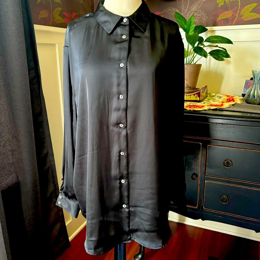T TAHARI Blouse size L